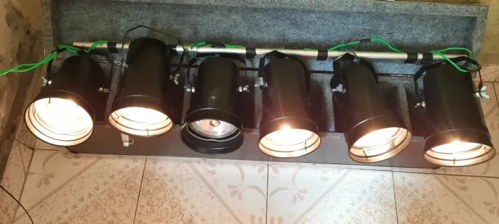 Refletores (Vara) Pimbinhos 6 Lâmpadas Alôgenas -  Usado - Funcionando