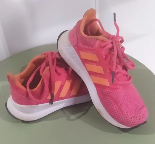 Tenis Adidas Infantil número 28 