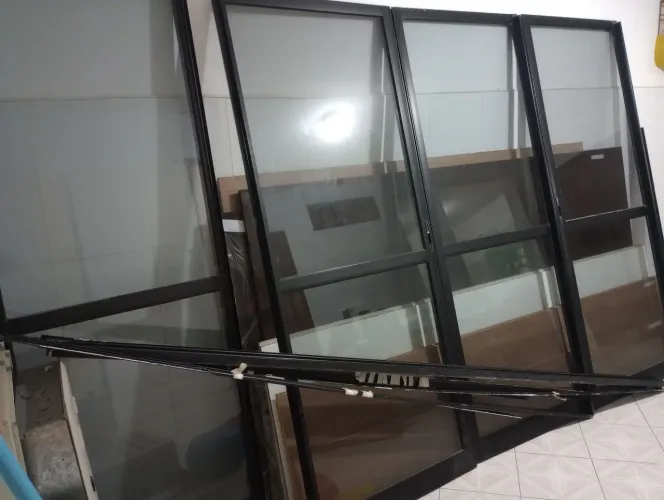Portas em Alumínio Preto, de correr Alcoa