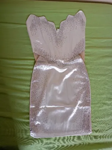 Vestido tomara que caia com pedras, tamanho P (34 /36)