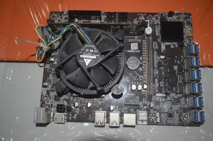Placa-Mãe B250BTC para Computador - 12 Slots para Placa Gráfica DDR4