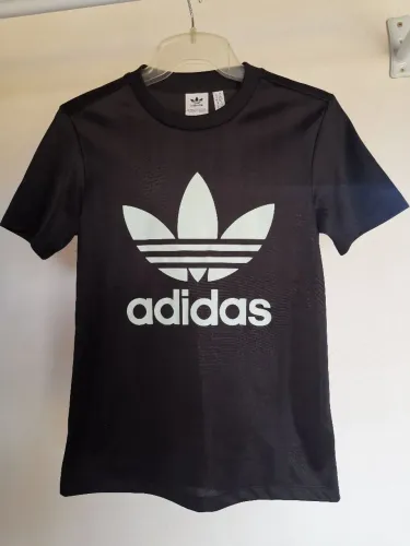 Camiseta Adidas Original - Black brilha no escuro