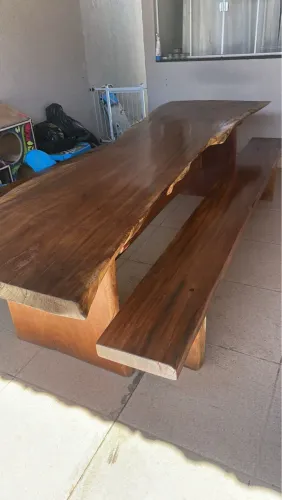 Mesa de madeira maciça, mesa rústica com bancos 