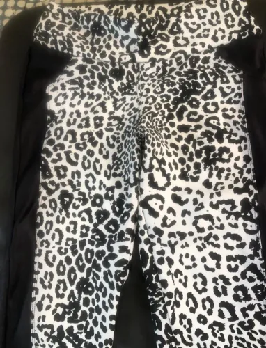 Calça montaria tigrada com detalhes preto na lateral tamanho M