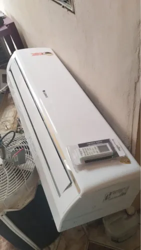 AR-CONDICIONADO SPLIT GREE 30.000 BTU - SEMINOVO