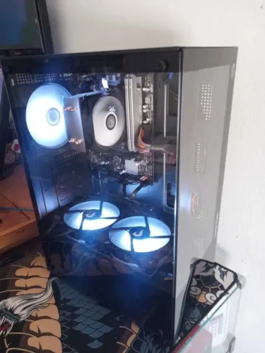 PC Gamer: Ryzen 5 4650G, Gráfico VEGA 7, RAM 16GB