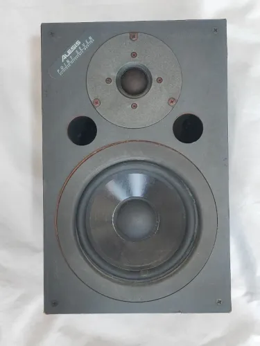 (Promoção) Par de caixa de Som Alesis Point Seven