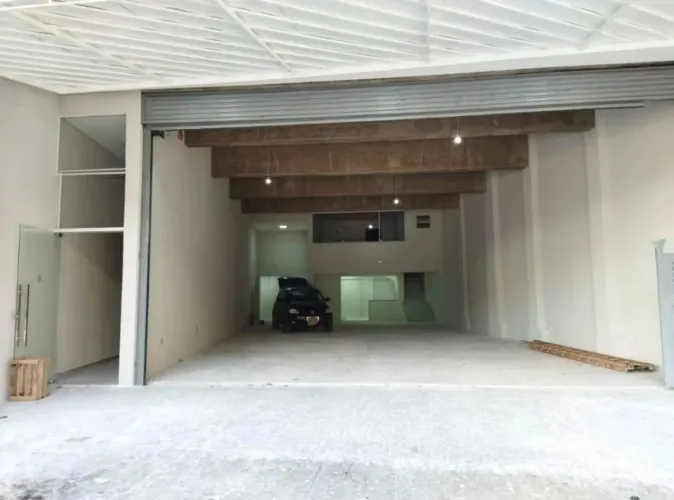 Salão para alugar em Osasco, Jardim Mutinga, com 240 m²