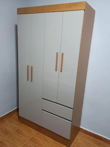 Guarda-Roupa Moderno