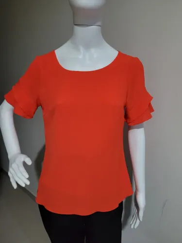Linda blusa laranja.