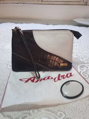 Porta moeda Anandra ou nécessaire. 