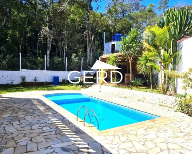 Chácara à Venda em Caucaia do Alto com Piscina e Energia Solar