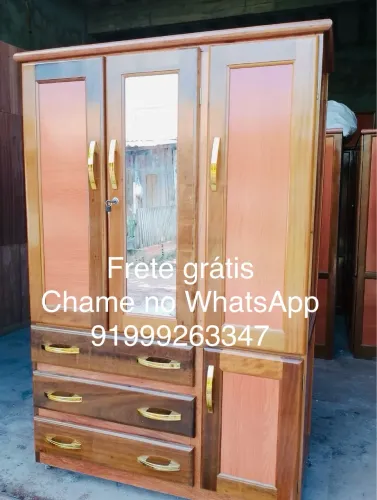 Guarda roupas com espelho 
