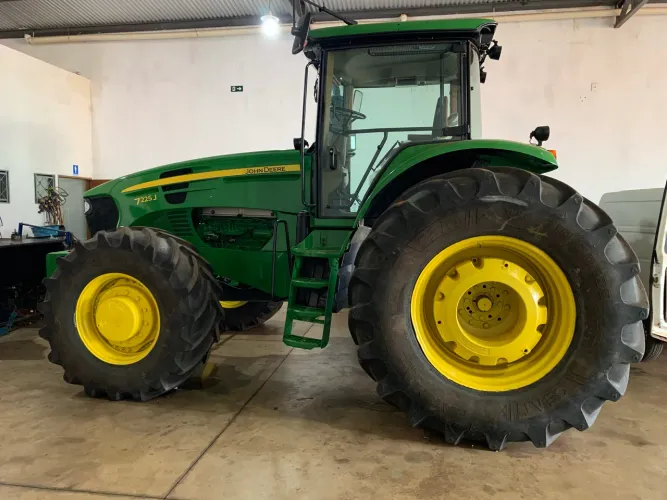 Trator John Deere 2016