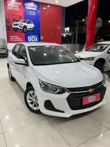 Onix Hatch LT 1.0 2023 - Troco e Financio