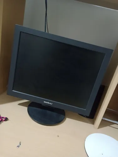 Computador de mesa + impressora + mesa