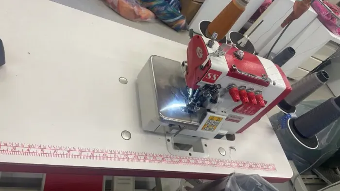 MAQUINA DE COSTURA INTERLOQUE ELETRONICA - SS