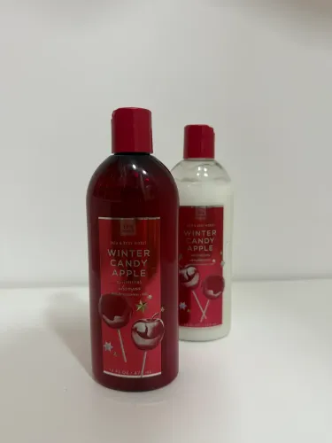 Shampoo e condicionador hidratantes Winter Candy Apple da Bath & Body Works