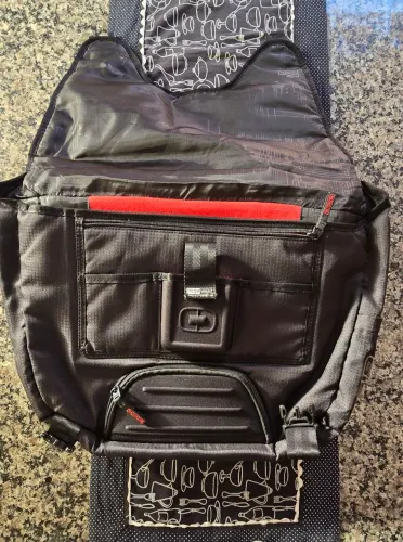 Bolsa de Ombro OGIO Tech Vault