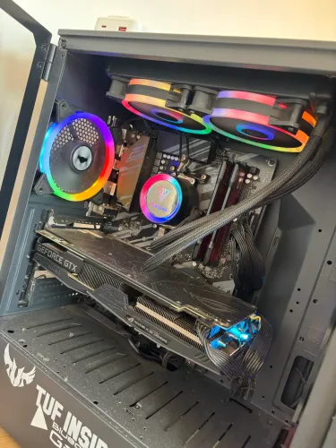 Pc gamer rodando quase tudo 