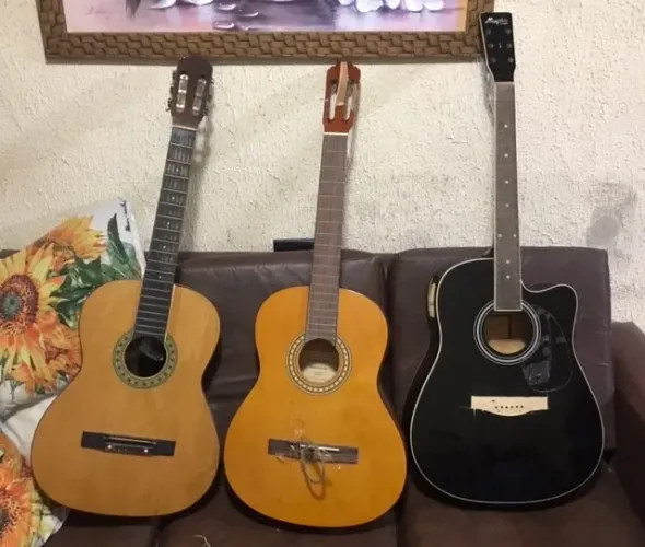 3 violões 