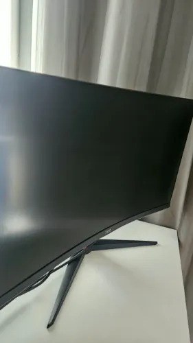 Monitor Gamer Curvo AOC Legend 27", Full HD, 240Hz, 0.5ms (Seminovo 3 meses de garantia)