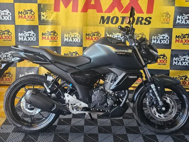 Moto Yamaha Fazer 150 Fz15