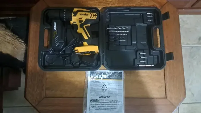 Parafusadeira/furadeira de impacto a bateria PFV074 Vonder