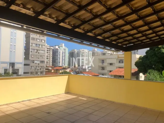Excelente casa de vila (sem condomínio) à venda com 4 quartos (sendo 1 suíte) em Santa Ros