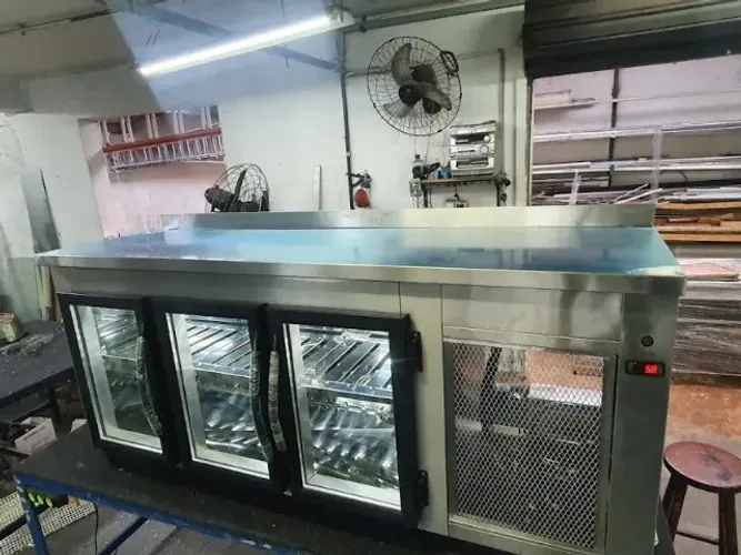 Balcão freezer ou refrigerado sob medida