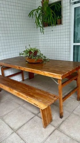 Conjunto de mesa e bancos naturalle