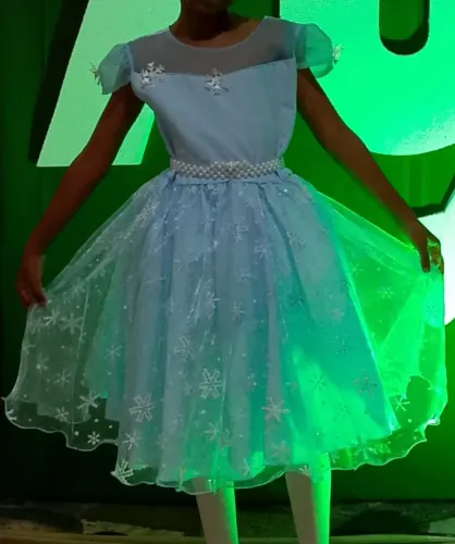 vestido princesa frozen infantil menina com capa modelo luxo festa fantasia 10 anos