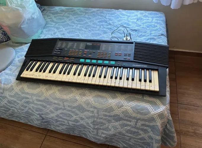 Teclado Yamaha -PSR-48