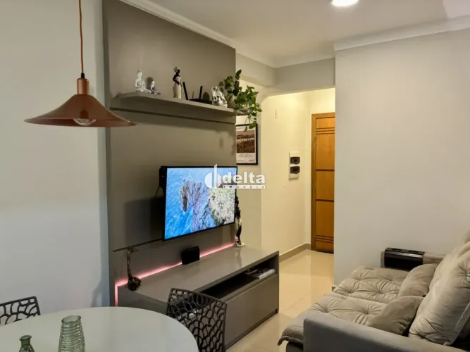 Apartamento com 2 quartos sendo 1 suíte disponível para venda no bairro Santa Mônica em Ub