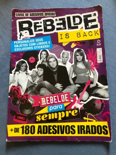 LIVRO DE ADESIVOS OFICIAL RBD