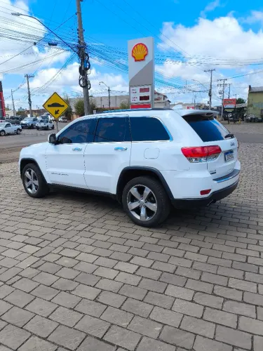 Jeep Grand Cherokee Limited 3.0 TB Dies. AUT 2015