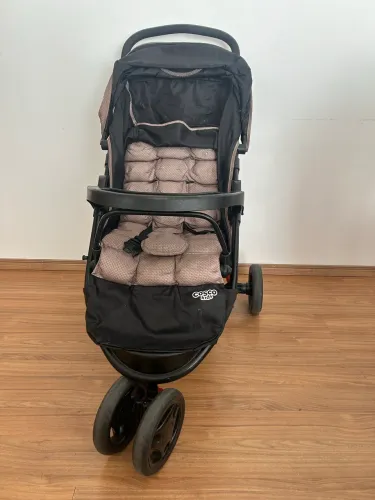 Carrinho bebê cosco