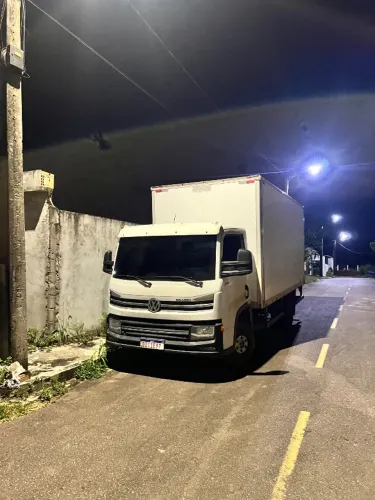 Caminhão baú delivery 6.160 novíssimo oportunidade 