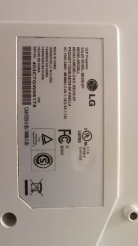 Projetor Multimídia LG, modelo BE325-SP usado, funciona perfeito