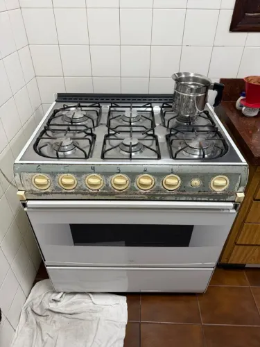 Vendo fogão Brastemp de 6 bocas Usado