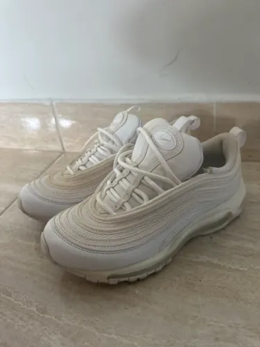 Air max 97 tamanho 35 (veio dos Estados Unidos)