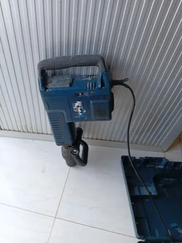 MARTELO DE DEMOLIÇÃO BOSCH PROFESSIONAL GSH 11 E