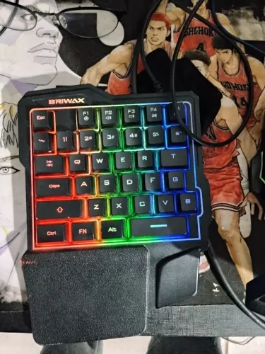 Teclado gamer uma mão