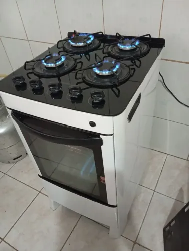 Fogão Esmaltec 4 Bocas Branco Conservado Mesa de Vidro ! Tudo funcionando Perfeitamente