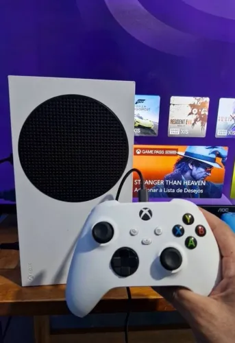 XBOX Series S + 2 controles