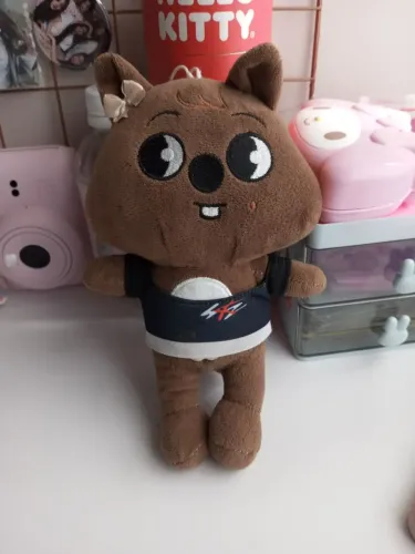 Pelúcia k-pop HAN QUOKKA- novo 