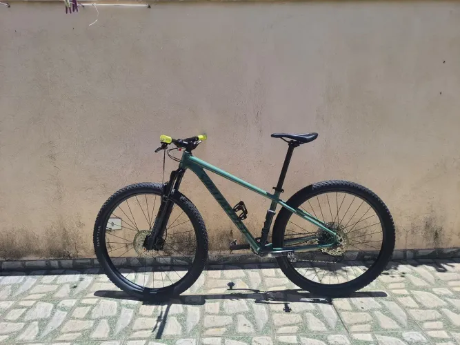 Bicicleta Specialized Rockhopper Elite 2022/2023