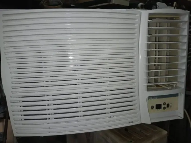 AR CONDICIONADO DE JANELA 30000 BTUS 