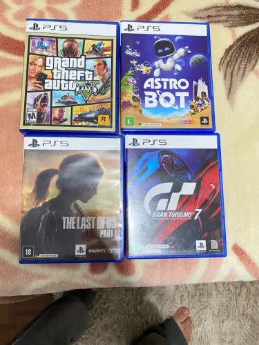 Lote 4 Jogos PS5 - Astro Bot + TLOU Part 1 + GT7 + GTA V (Mídia Física)
