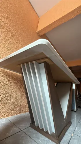 Mesa moderna de 6 cadeiras, super conservada e praticamente nova! Perfeita para deixar sua